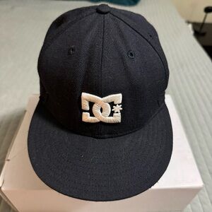 DC Size 7 1/4 Black White New Era 59FIFTY Fit Hat Cap